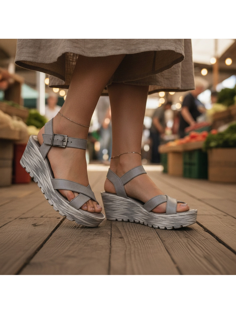Tamaris Platform Wedge Sandals Gray White Strappy Size 8.5 US / 39 EU